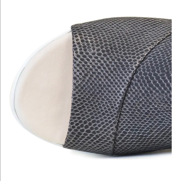 Giacarta Wedge Slide Sandal size 9 narrow - Picture 3 of 8